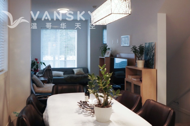 230404131839_dinning and living area review with light.jpg